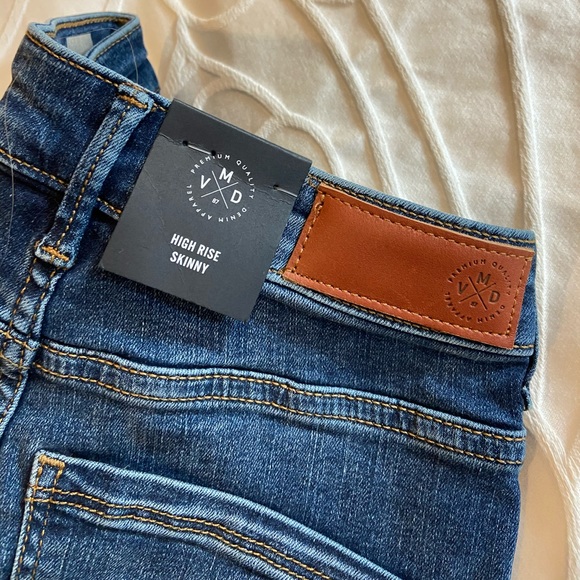 Vero Moda High Rise Skinny Jeans - Picture 3 of 5